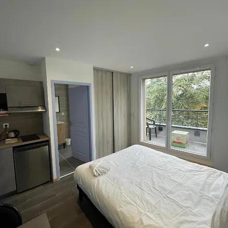 Le Salvador - Appart'Hotel De 18M2 A 44M2 La Talaudiere Exterior photo