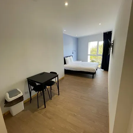 Le Salvador - Appart'Hotel De 18M2 A 44M2 La Talaudiere Exterior photo