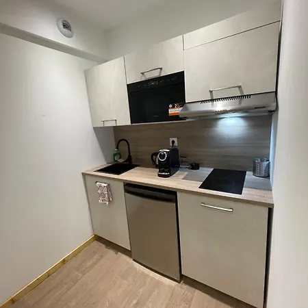 Le Salvador - Appart'Hotel De 18M2 A 44M2 La Talaudiere Exterior photo