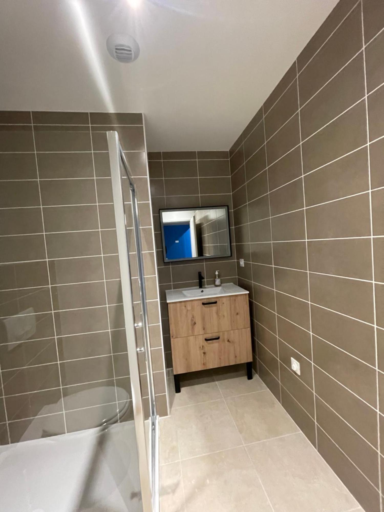 Apartment Le Salvador - De 18m2 A 44m2 La Talaudiere
